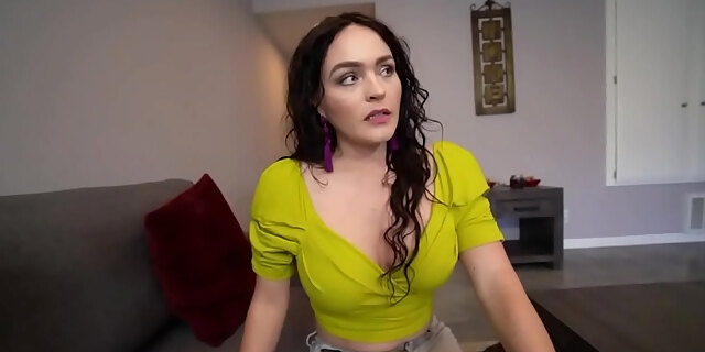 big ass,caught,hot mom,molten,mom,real,stepmom,watching