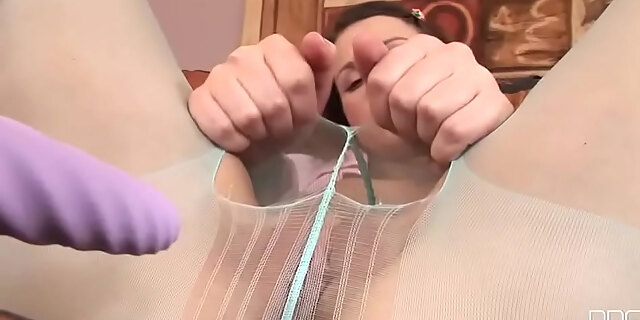 brunette,pantyhose,pussy,sex,shaved pussy,teen