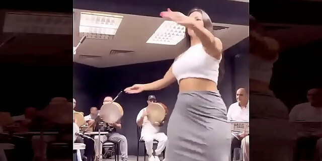 dancing,molten