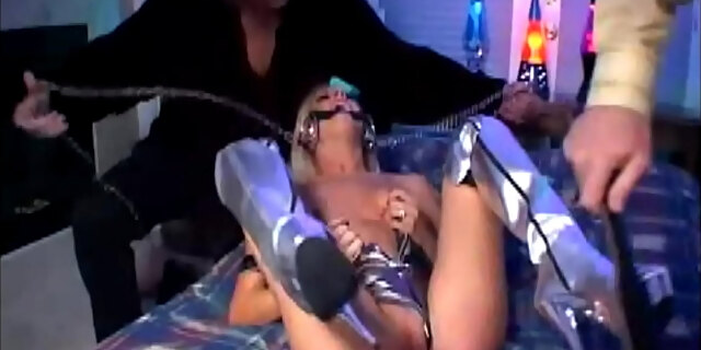 anal,bondage,cum,kissing,toys
